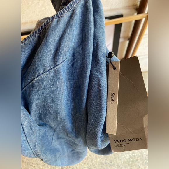 Vero Moda Top. Size- XL - Picture 7 of 7